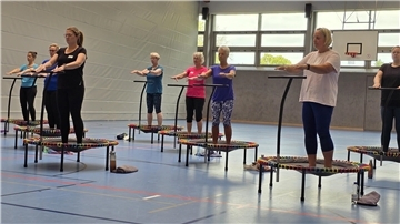  Unter anderem wurden Workshops auf dem kleinen Trampolin und mit dem Bosu Ballance Ball angeobten. 