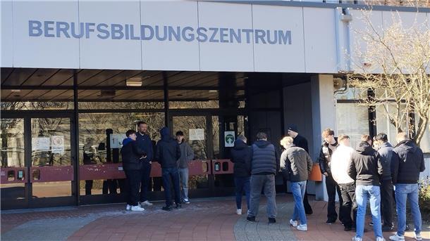 Bildung im Wandel: BBS Wesermarsch führen selbstständiges Lernen ein Unter dem Dach des Berufsbildungszentrum (BBZ) in Brake sind verschiedenste Formen der beruflichen Bildung angesiedelt.