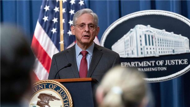 Ermittler zerschlagen kriminelle Cyber-Gruppe US-Justizminister Merrick Garland spricht während einer Pressekonferenz zur Ankündigung einer internationalen Ransomware-Durchsetzungsaktion im Justizministerium.