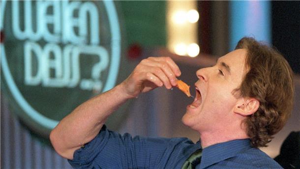 Oscar-Preisträger Kevin Kline wird 75 US-Komiker Kevin Kline löst bei „Wetten, dass..?“ seine verlorene Wette ein.