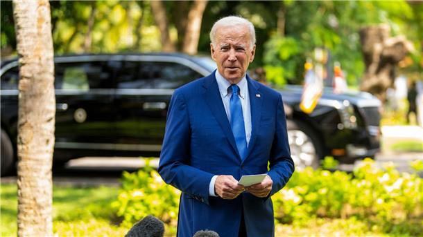 Einschlag in Polen war wohl ukrainische Flugabwehrrakete US-Präsident Joe Biden gibt nach seinem Treffen mit den Staats- und Regierungschefs der G7 und der Nato eine Erklärung ab.