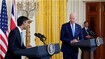 US-Präsident Joe Biden (r) und Premier Rishi Sunak bei ihrer Pressekonferenz im Weißen Haus.