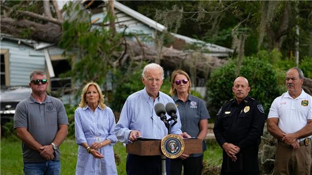 Biden verspricht Sturmopfern in Florida Hilfe US-Präsident Joe Biden verspricht den Betroffenen des Tropensturms „Idalia“ Hilfe.