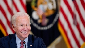 US-Präsident Joe Biden während eines Treffens im State Dining Room des Weißen Hauses.