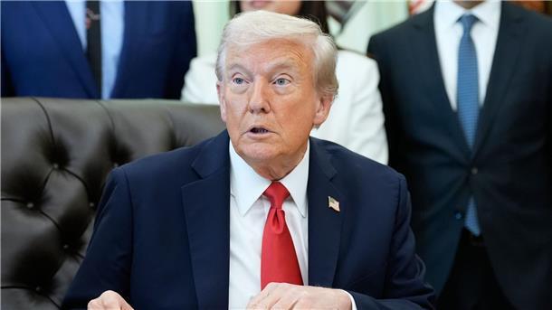 Trump: Neuer Zoll auf China-Importe für Wirtschaft untragbar US-Präsident Trump geht nicht davon aus, dass die neuen, von ihm forcierten Zölle gegen China für die Wirtschaft haltbar sind. (Archivfoto)