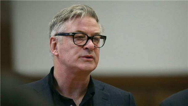Erleichterung für Alec Baldwin: Anklage wird fallen gelassen US-Schauspieler Alec Baldwin während eines Gerichtstermins in New York.