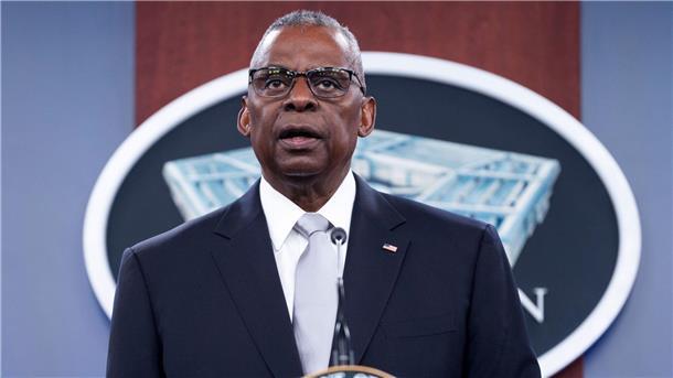 Lloyd Austin auf Intensivstation - Amtsgeschäfte übergeben US-Verteidigungsminister Lloyd Austin hatte eine Prostatakrebserkrankung zunächst geheim gehalten.
