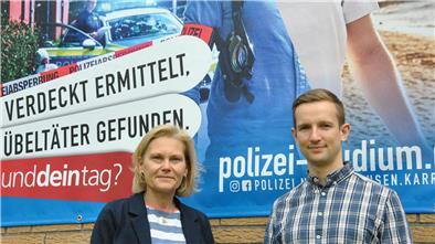Ute Schwiebert und Hendrik von Hollen von der Polizeiinspektion Rotenburg klären über Schockanrufe auf und geben Tipps, wie man sich vor solchen Betrugsfällen schützen kann.