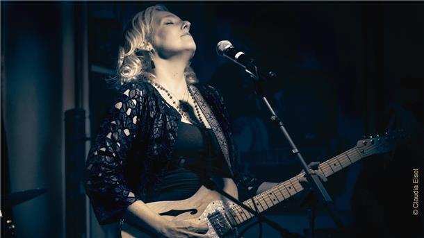 Winter Blues im Schaufenster Fischereihafen Vanesa Harbek wird beim Winter Blues Festival ihr musikalisches Können zeigen.