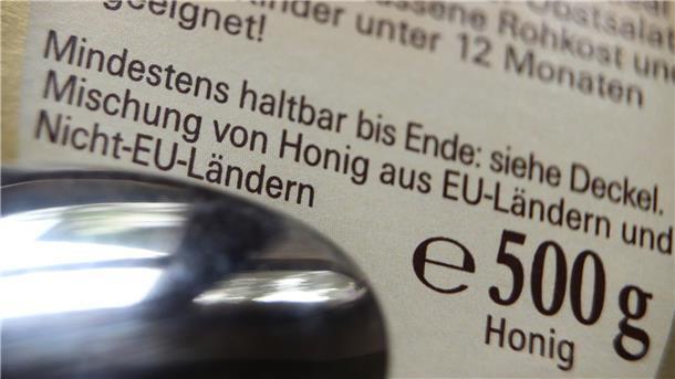 Klarere Angaben zur Herkunft von Honig bald Pflicht Verbraucherschützer monieren vage Angaben zur Honig-Herkunft „aus EU-Ländern und Nicht-EU-Ländern“. (Archivbild)