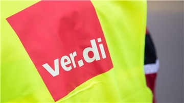 Verdi-Mitglied mit gelber Weste