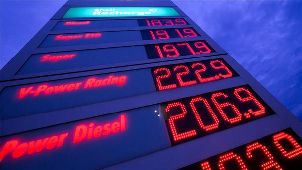 Vergleichen Sie jetzt in unserer Live-Ansicht die aktuellen Spritpreise für Super E5, E10 und Diesel in Nordenham – sparen Sie beim Tanken bares Geld!