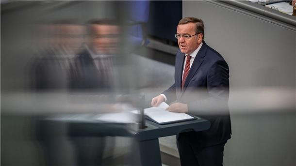 Verteidigungsminister Boris Pistorius (SPD) im Bundestag.
