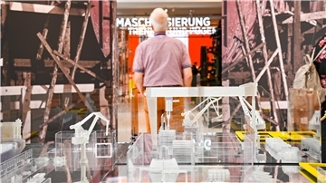 Vertiefte Besucher: So kommt die neue Dauerausstellung des Deutschen Schifffahrtsmuseums an.