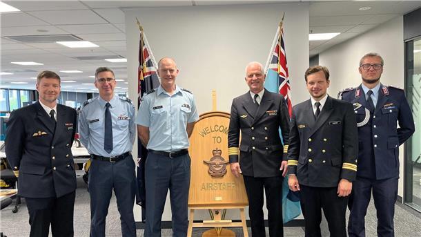 Vertreter der Nordholzer Marineflieger waren zu Gesprächen beim neuseeländischen Stab der Luftwaffe zu Gast.