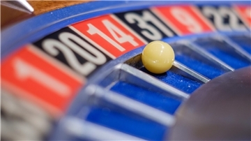 Verzockt, denn am Ende gewinnt immer die Spielbank oder der Automat.