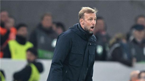 Dank Neuzugängen: VfB gelingt Europa-League-Start gegen Vigo VfB-Trainer Sebastian Hoeneß trieb seine Mannschaft immer wieder an.