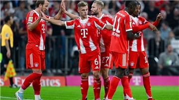 Viele Fans tippen, dass der FC Bayern beim Spiel gegen Werder Bremen am Freitagabend auch wieder jubeln wird.