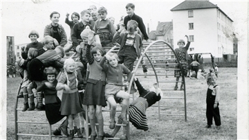 Spielplatz-Szene