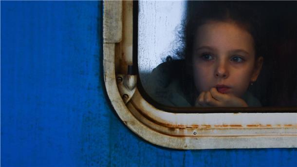 Viele Kinder fliehen derzeit jeden Tag aus ihrer Heimat, der Ukraine. Manche von ihnen gelangen ohne Begleitung von Angehörigen in den Westen. Auch im Landkreis Cuxhaven werden Familien gesucht, die junge Flüchtlinge aufnehmen.