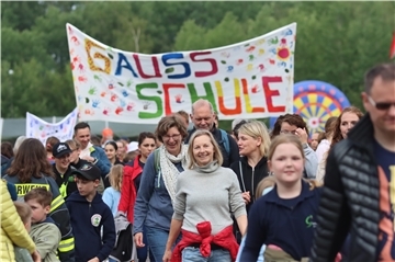 Viele Schulen laufen bei den Zevener Vier-Abend-Märschen mit.