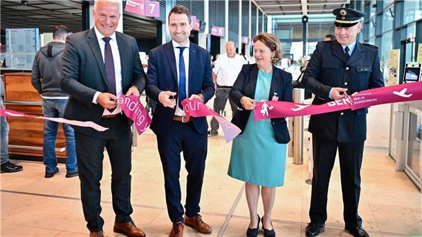 Vier neue Scanner wurden am BER eingeweiht. Sie machen die Abfertigung von Passagieren deutlich leichter. 