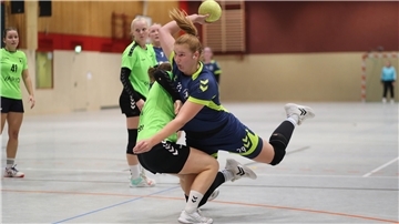 Louisa Plump beim Handball für die HSG Unterweser