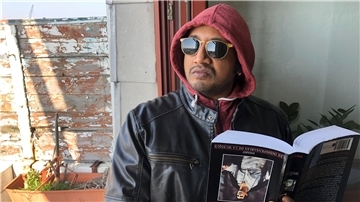 Vikrant Subramanian ist eigentlich Opernsänger im Stadttheater Bremerhaven. Doch als „Indoor Gangsta“ rappt er auch.