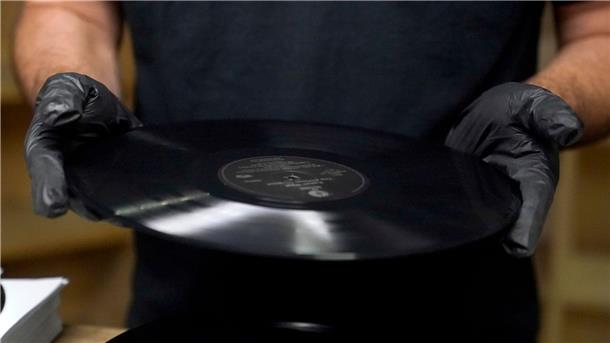 Record Store Day lockt mit limitierten Vinyl-Editionen Vinyl-Schallplatten sind oft totgesagt worden. Doch das ist nicht ganz richtig.