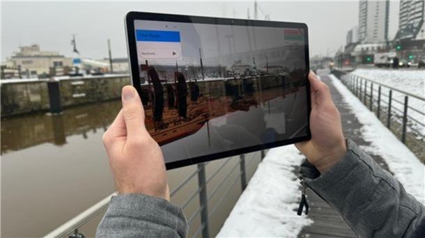 Spiel könnte manchen Bremerhaven-Trip retten Virtuelle Schiffe auf echtem Wasser versenken - Studierende der Hochschule Bremerhaven machen das mit einem Augmented-Reality-Projekt möglich.
