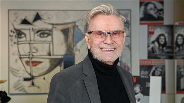 Visagist Koch stellt Lippenstifte aus. (Archivbild)