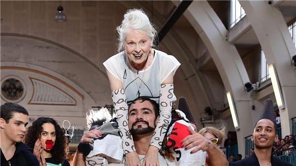 Trauer um Vivienne Westwood: „Königin des Punk“ ist tot Vivienne Westwood (M) gilt als Wegbereiterin des Punk in der Modebranche.
