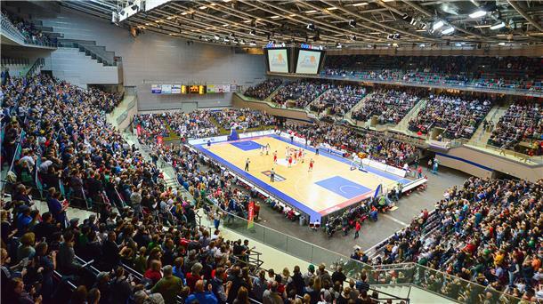 Volle Ränge bei einem Heimspiel der Eisbären Bremerhaven in der ÖVB-Arena in Bremen - das gab es zuletzt zu Erstliga-Zeiten.