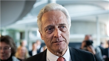 „Vollstes Verständnis für Ungarns Ministerpräsidenten Orbán, aber auch für die Polen, die eigenständig entscheiden wollen, wer in ihr Land kommen darf und wer nicht“: Peter Ramsauer.