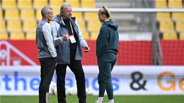 DFB-Frauen wollen Euphorie der Männer-EM mitnehmen Vom EM-Fieber und dem Auftreten der DFB-Männer wollen Horst Hrubesch Fußballerinnen etwas in ihren Olympia-Sommer mitnehmen.
