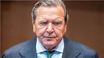 Von 1998 bis 2005 Kanzler und von 1999 bis 2004 Parteivorsitzender der SPD: Gerhard Schröder.