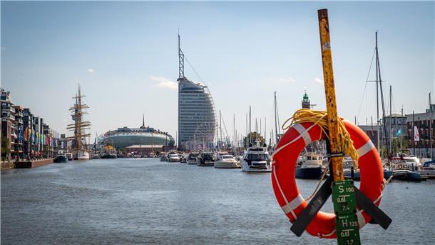 Das sind die besten Foto-Spots für die Maritimen Tage in Bremerhaven Klappbrücke Schleusenstraße