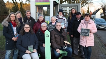 Von der Schnackbank bis hin zur Bücherbox in einer alten Telefonzelle: Das Prinzip, dass etwas von Bürgern für Bürger gemacht wird, wird in Bokel großgeschrieben. Ehrenamtlich Engagierte stellen Kulturveranstaltungen auf die Beine und machen das Dorf lebenswert.