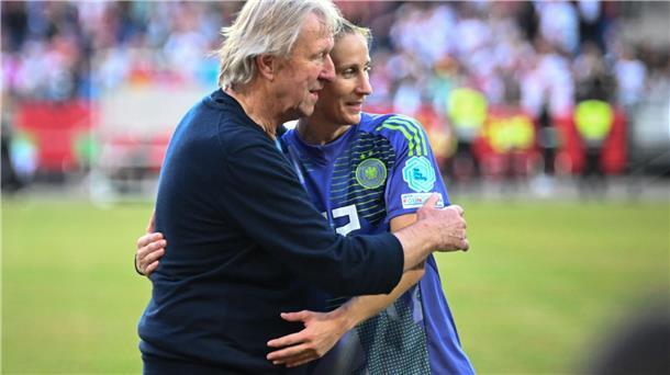 Von Horst Hrubesch zur Nummer eins befördert: Ann-Katrin Berger 