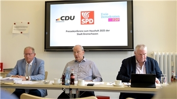 Von links: Thorsten Raschen (CDU), Sönke Allers (SPD) und Bernd Freemann (FDP).