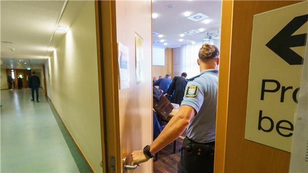 Ex-Maple-Banker: Cum-Ex-Deals „zu schön, um wahr zu sein“ Vor dem Frankfurter Landgericht geht es um die Rolle der Banker und erstmals auch ihrer Berater.