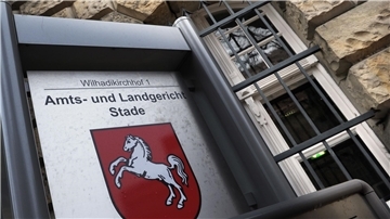Vor dem Stader Landgericht wird im Fall einer Messerstecherei vor einer Diskothek weiter verhandelt.