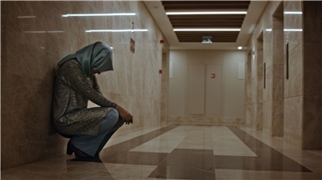 Vor der Hochzeit nahm man ihr den Mann: Hatice Cengiz in Istanbul in einer Szene aus „Der Dissident“.