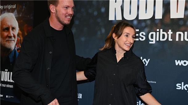 Neuer Nagelsmann-Plan: Basketball und kleine Brötchen Vor der Nominierung war der Bundestrainer noch bei der Premiere der Völler-Doku.