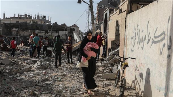 Israel evakuiert Rafah - Hamas stimmt Feuerpause zu Vor einem erwarteten Militäreinsatz hat Israels Armee mit der Evakuierung der Stadt Rafah begonnen. Ägypten befürchtet viele Binnenflüchtlinge.