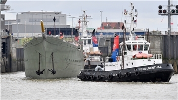 Vor einem Jahr hat die „Gorch Fock“ Bremerhaven verlassen. Der Streit darüber, ob der Bund noch Millionensummen an die Bredo-Werft bezahlen muss, beschäftigt aber weiterhin das Landgericht Bremen.