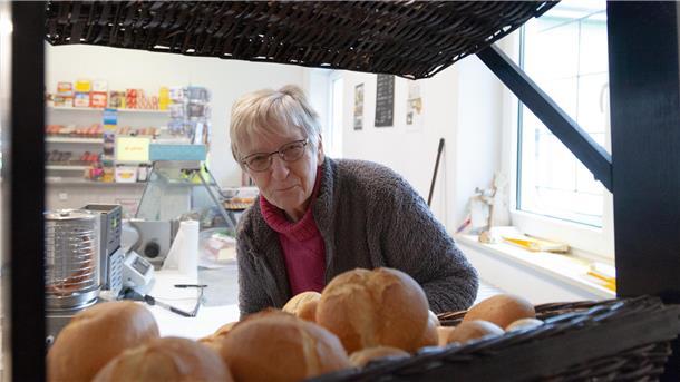Warum die Gemeinde Wurster Nordseeküste in Tante-Emma-Laden in Midlum investiert Gabriele