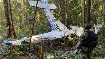 Vor rund drei Wochen ist das Kleinflugzeug im Regenwald Kolumbiens abgestürzt.