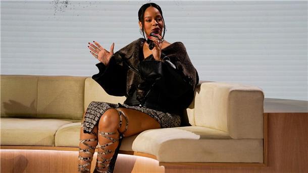 Rihannas Kehrtwende: Große Erwartung an Super-Bowl-Auftritt Vor vier Jahren sagte sie noch ab, nun steht sie bei der Halbzeitshow des Super-Bowl auf der Bühne: Sängerin Rihanna.