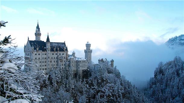 Für Wahrsager und Hellseher war 2022 ein schwarzes Jahr Vorausgesagt wurde ein Feuer auf Schloss Neuschwanstein. Eingetroffen ist es nicht - glücklicherweise.